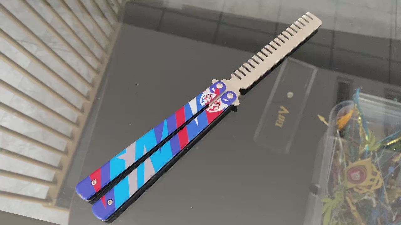 Load video: Yoru Butterfly Knife - Yoru Butterfly Comb GO